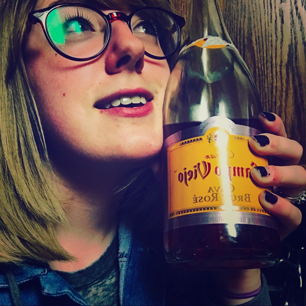 Meet your Posher, Ash! (AKA Clothes Hoarder)